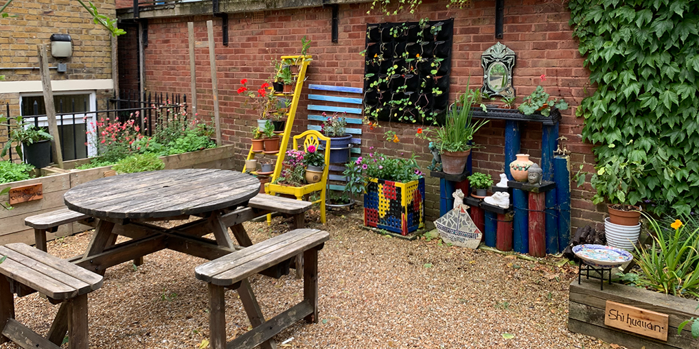 A seating area in the garden at Shoreditch Court.